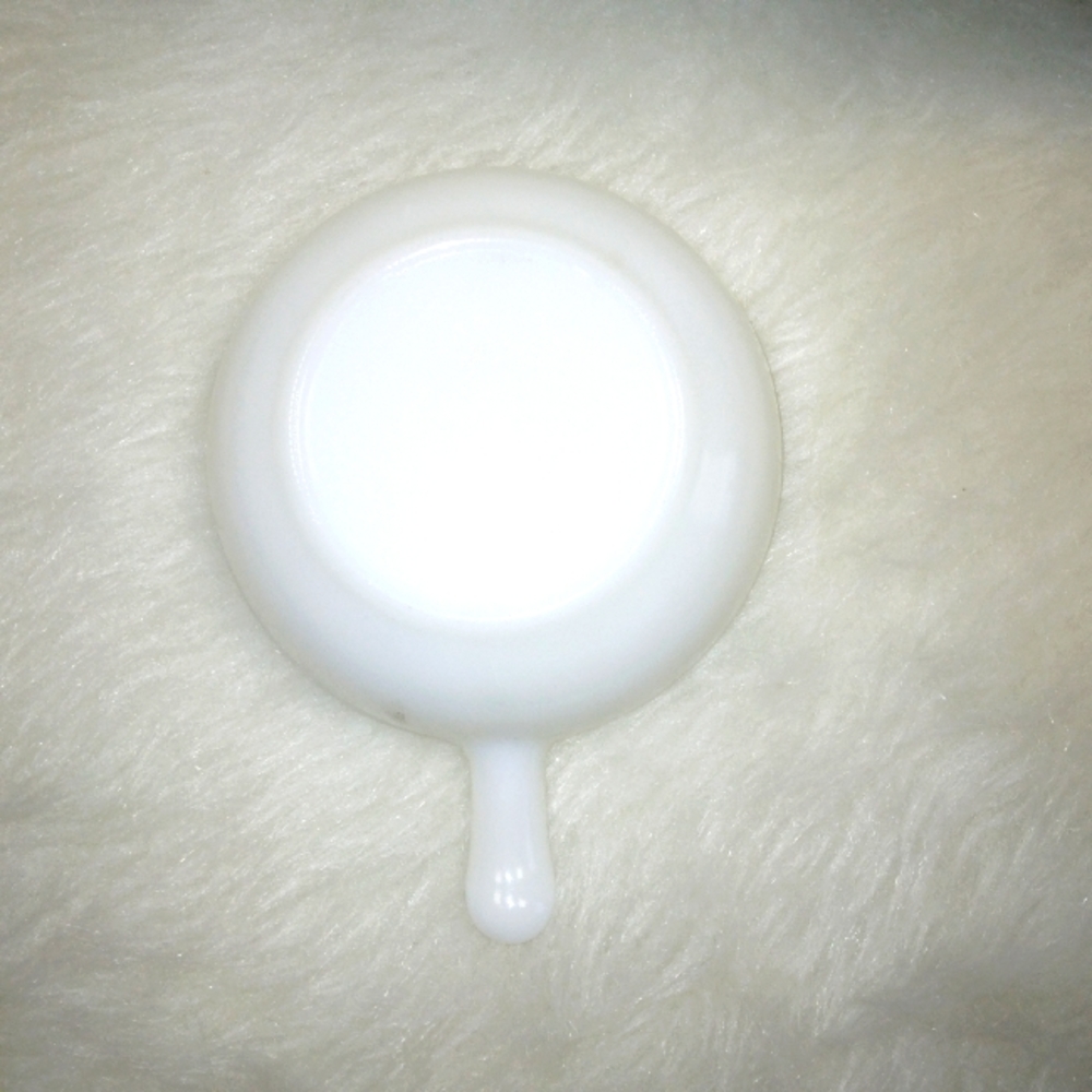 Vintage Milk Glass Chili Bowl, approximately 5 inch diameter